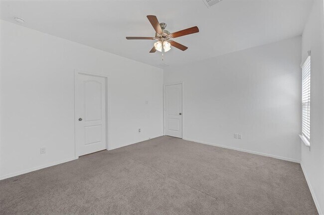 Building Photo - 25395 Northpark Lake Dr