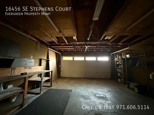 Building Photo - 16456 SE Stephens Ct