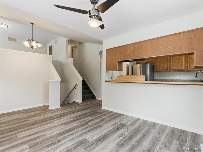 Building Photo - 38301 Murdick Dr