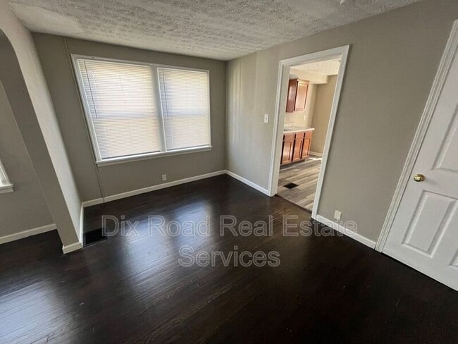 Building Photo - 144 Niagara Ave