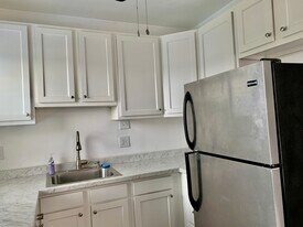 Building Photo - 1044 Welfer St