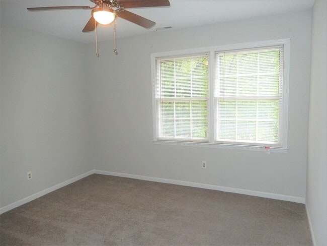 Building Photo - 6720 Glendower Rd