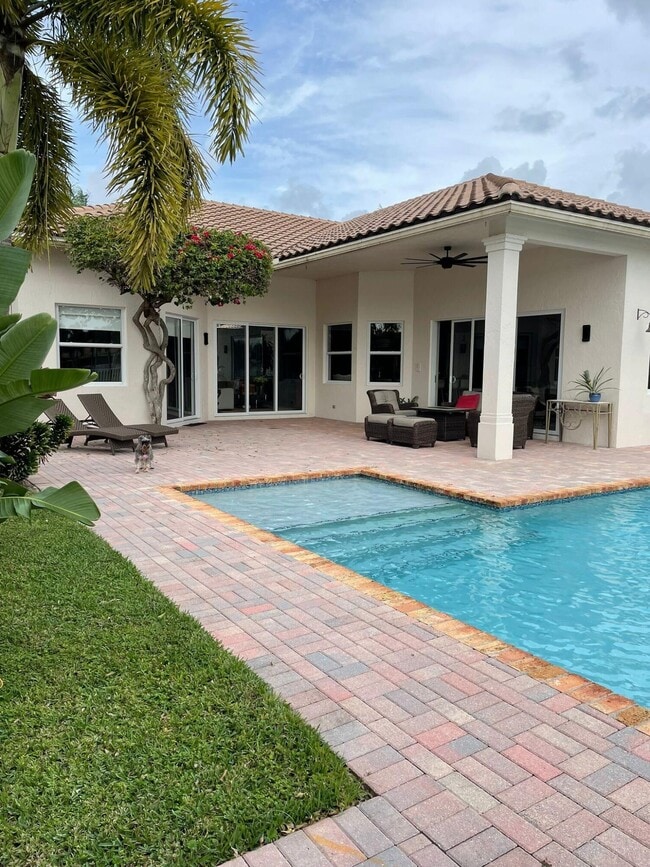 Building Photo - 11710 Paradise Cove Ln