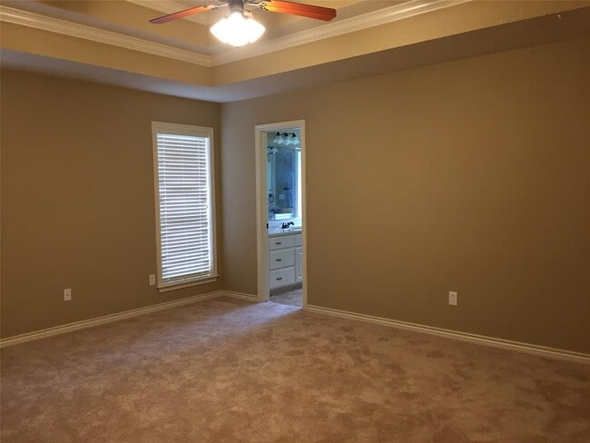 Building Photo - 304 Candle Stone Ct