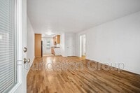 Building Photo - 118 12th Ave E