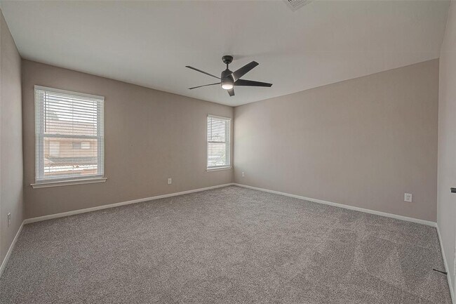 Building Photo - 14736 Perthshire Rd