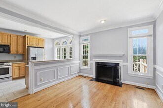 Building Photo - 6323 Barcroft Mews Dr