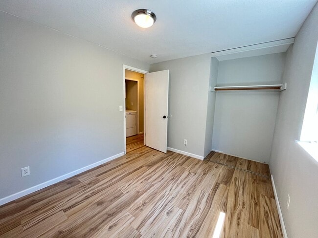 Building Photo - This Adorable 3 Bed / 2.5 Bath Ranch Style Homes Offers A Large Backyard and Beautiful Natural Li...