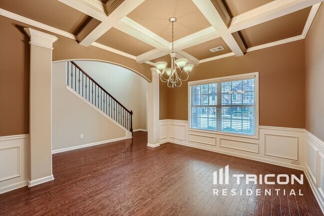Building Photo - 328 Cliffhaven Cir