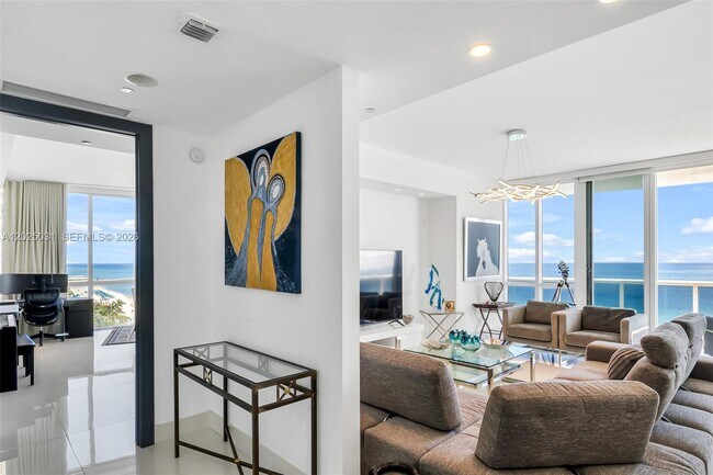 Building Photo - 16001 Collins Ave