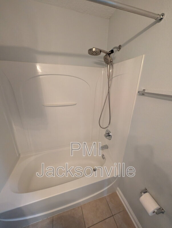 Building Photo - 1048 N Black Cherry Dr