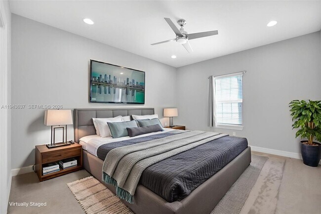 Building Photo - 964 Banyan Dr