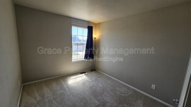 Building Photo - 325 W 116th Ave