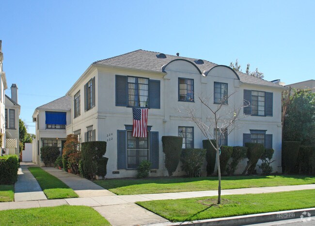 Building Photo - 220-222 S Reeves Dr