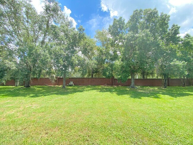 Building Photo - ? Freshly Updated Home Minutes from Disney...