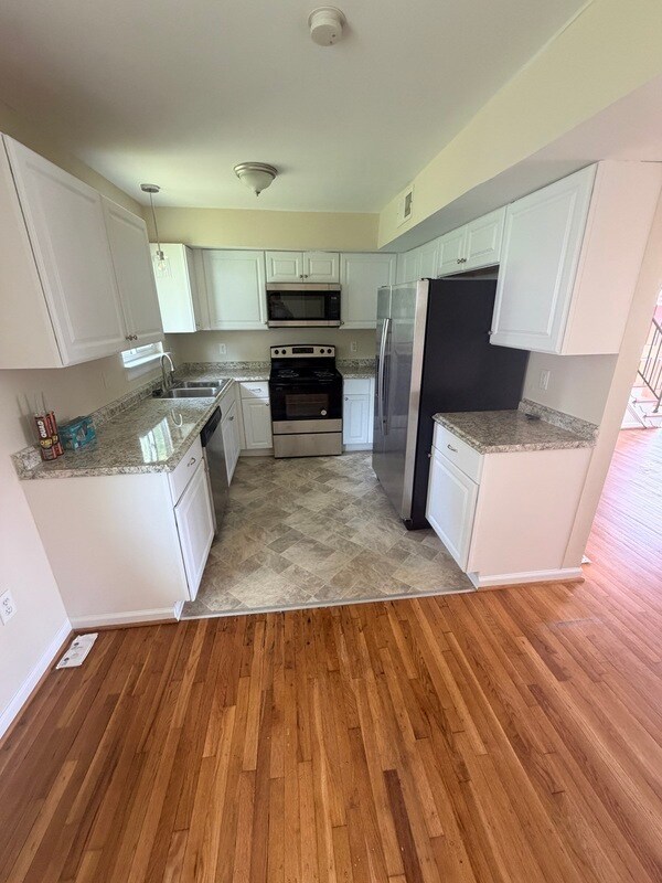 Building Photo - 506 Mansfield Dr