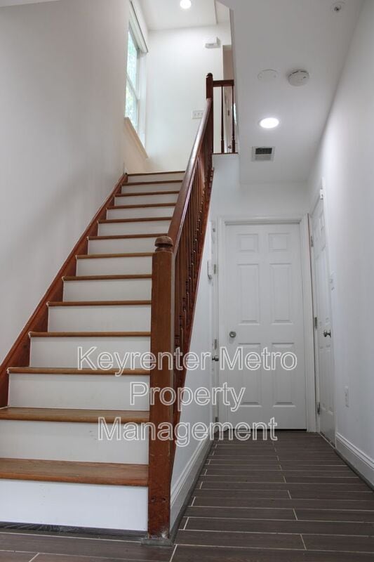 Building Photo - 13800 Fareham Ln