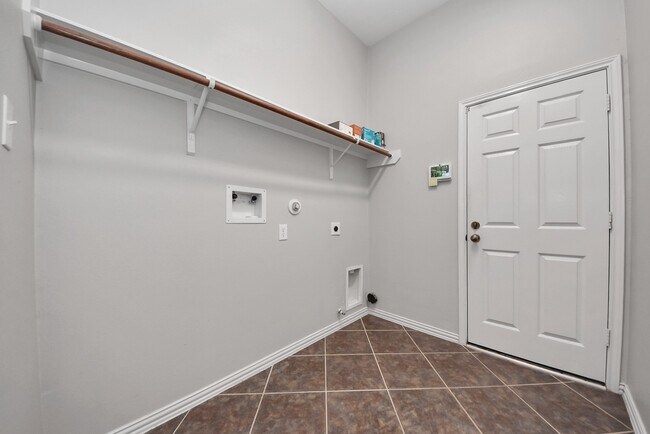 Building Photo - 18403 Sierra Falls Ct