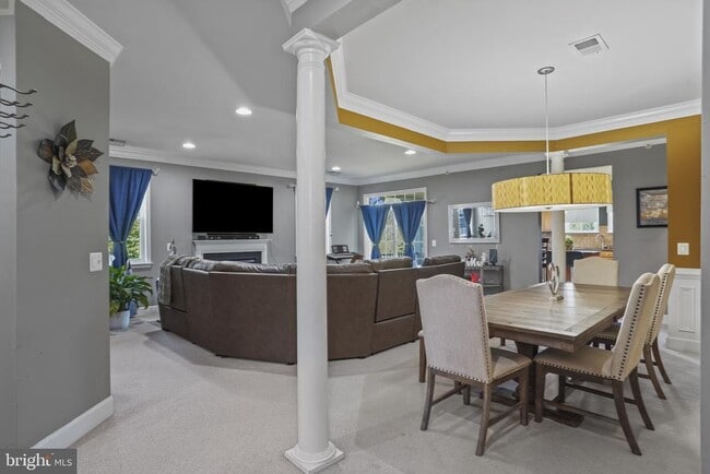 Building Photo - 13868 Greendale Dr