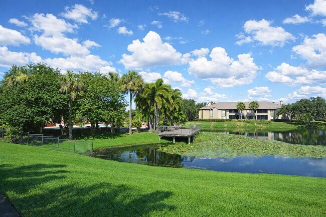 Building Photo - 10263 Gandy Blvd N