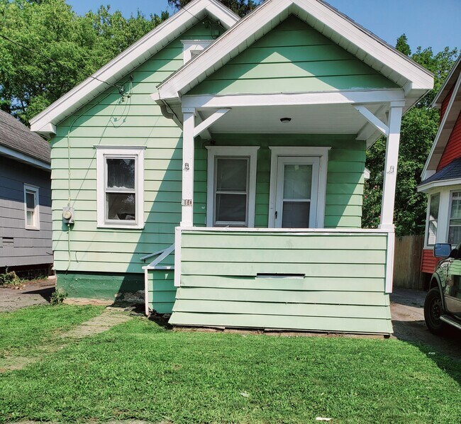 Building Photo - 110 Grove St