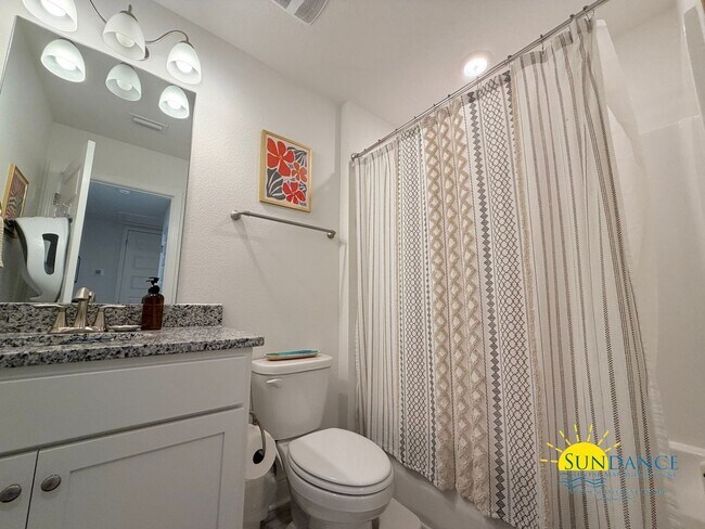 Building Photo - Comfortable & Convenient 2-Story Townhome in Santa Rosa Beach!