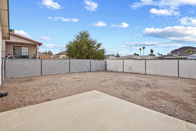 Building Photo - OSBO3240