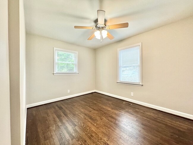 Building Photo - 3 Bedroom home near Guilford College