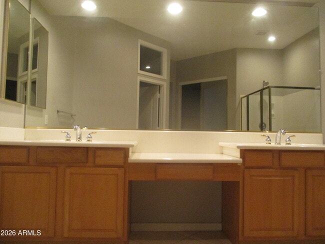 Building Photo - 2926 W Eastman Dr