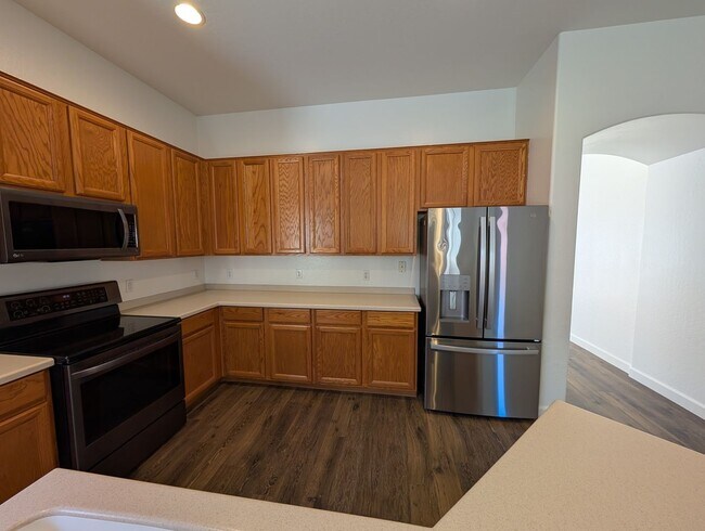 Building Photo - 4 bedroom 2 Bathroom Cooper Commons Home