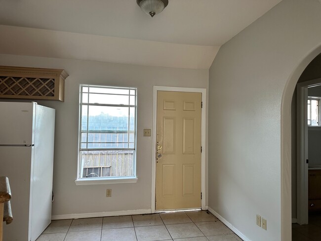 DINING ROOM - 2109 N Erica St