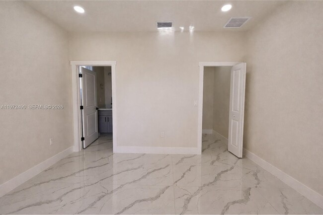 Building Photo - 2423 Milton Ave S