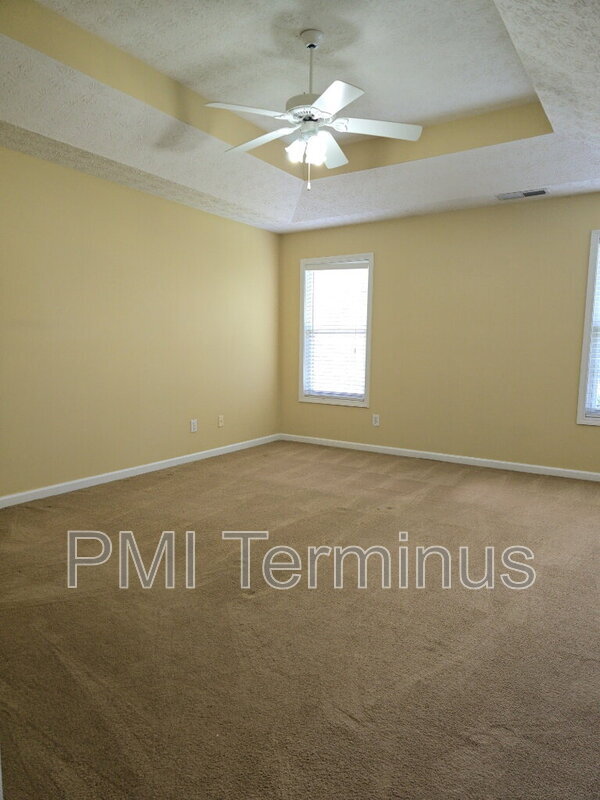 Building Photo - 6122 Farmwood Way SE
