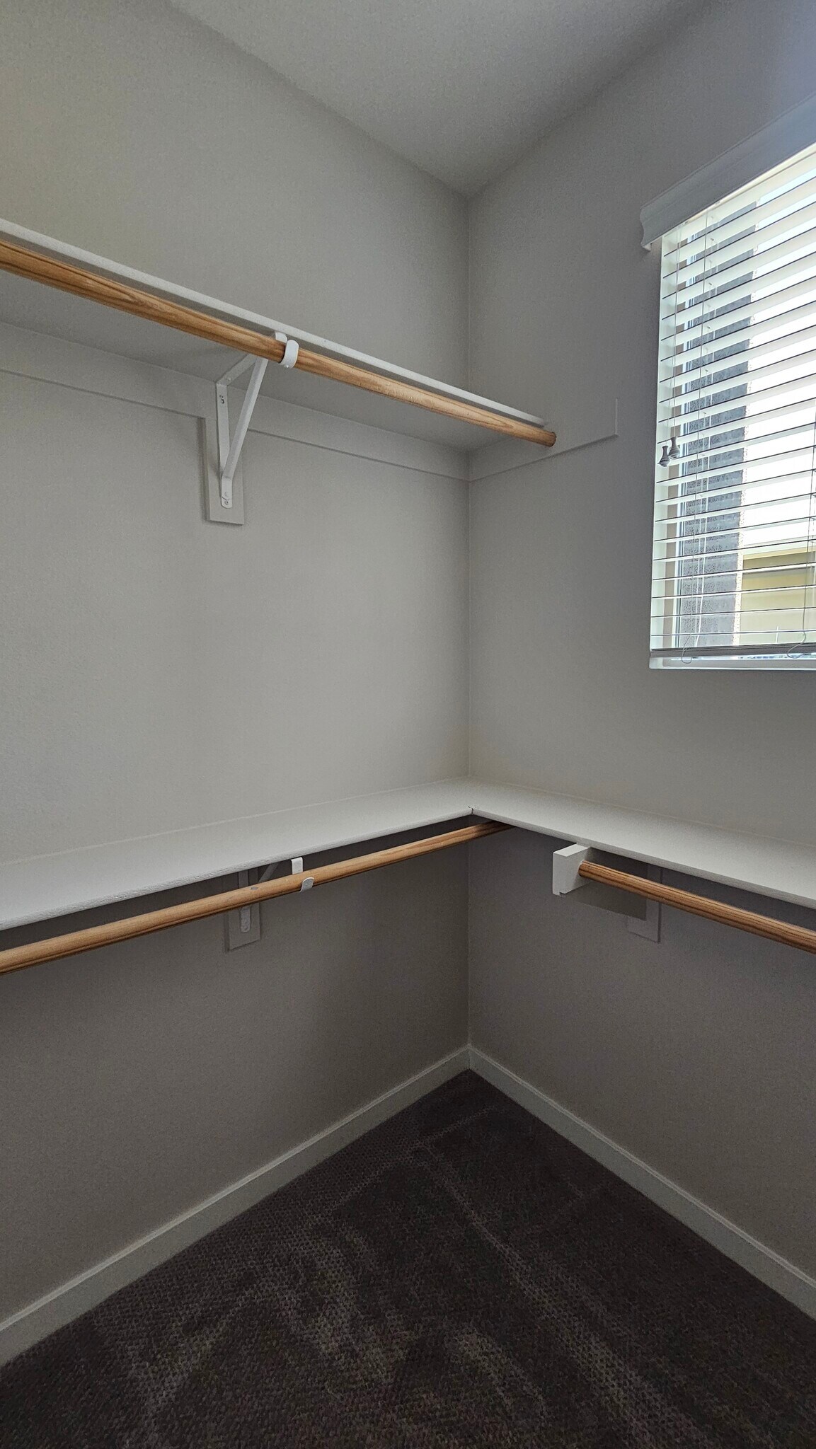Building Photo - 207 Magnet