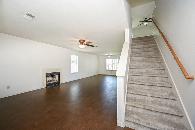 Building Photo - 2914 Silent Dr