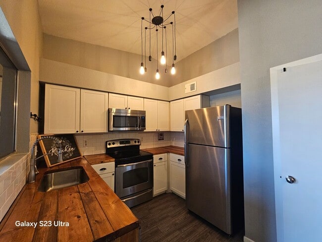 Building Photo - FREE RENT  INTERESTED??  Welcome nearly new, updated single-level patio home