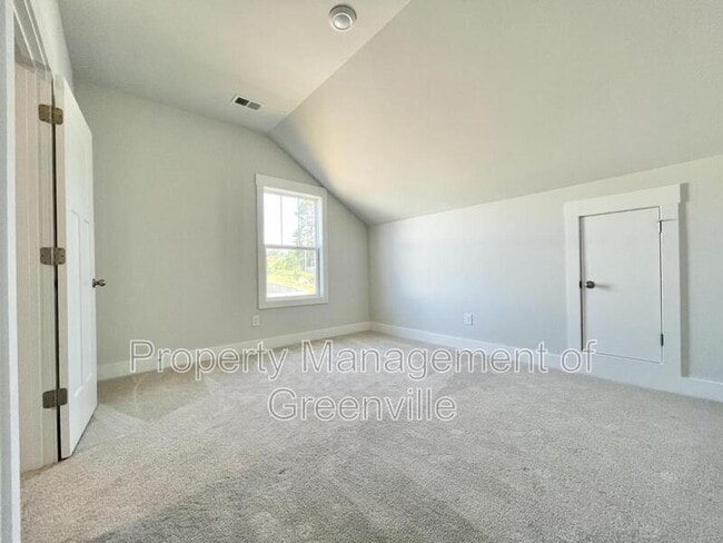 Building Photo - 501 Robinwood Pl