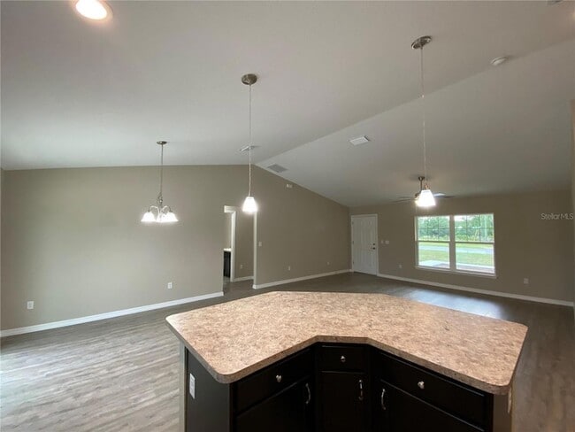 Building Photo - 745 Marion Oaks Manor