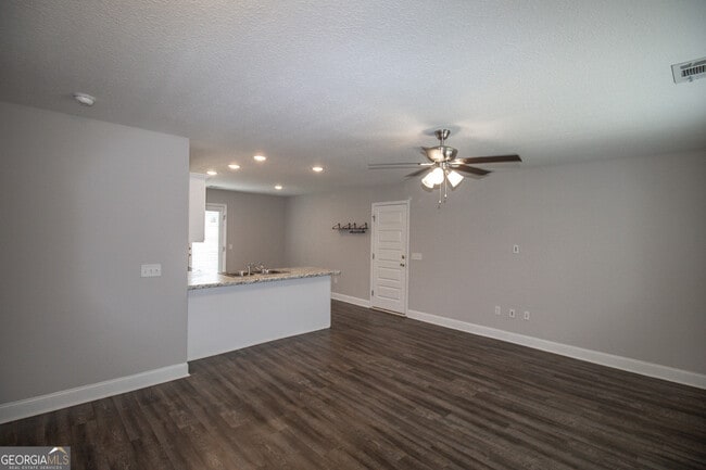 Building Photo - 136 Bull Bay Dr