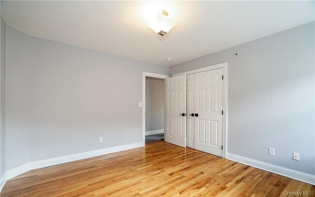 Building Photo - 186 Woodside Ave