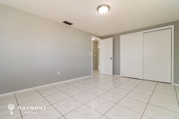 Building Photo - 3724 Redwood Dr