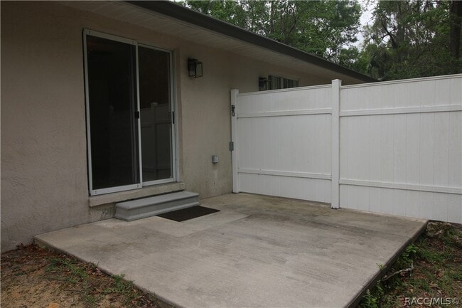 Building Photo - 1950 NW 12th Ave