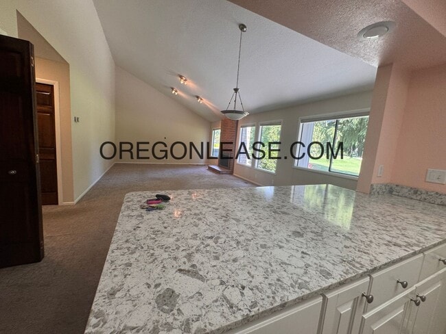 Building Photo - Spacious Home in Prime Ferry Street Bridge...