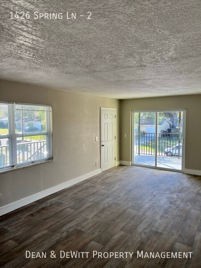 Building Photo - 1426 Spring Ln
