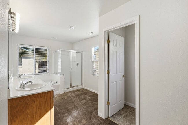 Building Photo - Seaview Ranch Neighborhood!