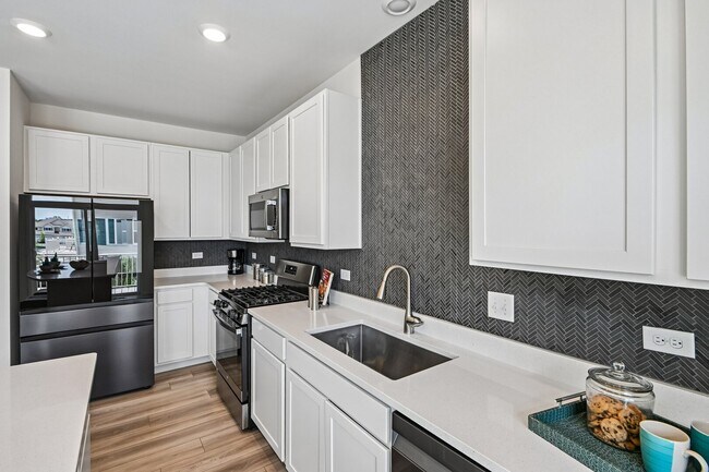 Building Photo - 1611 Bentz Way