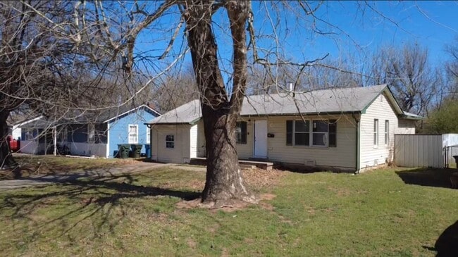 Building Photo - 3512 Brookside Dr