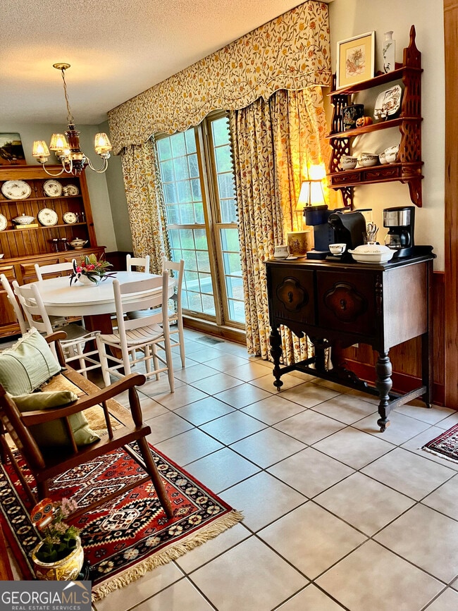 Building Photo - 1663 Thompson Ln