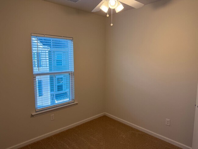 Building Photo - REUNION CONDOMINIUMS