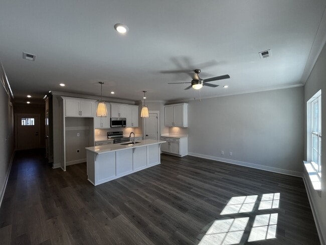 Building Photo - 236 Tyler Cornerstone Trl